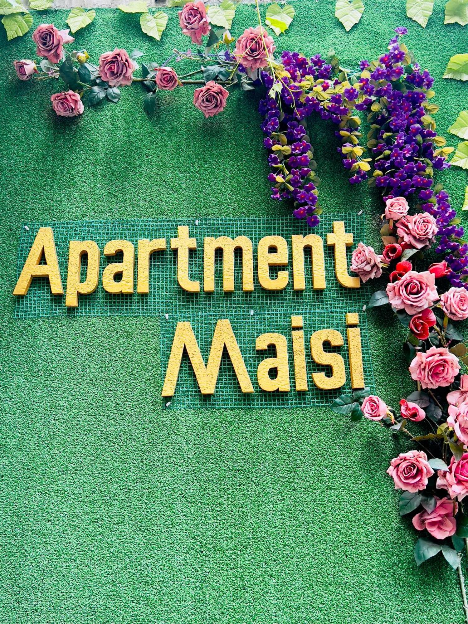 Apartment Maisi Batumi Exteriör bild