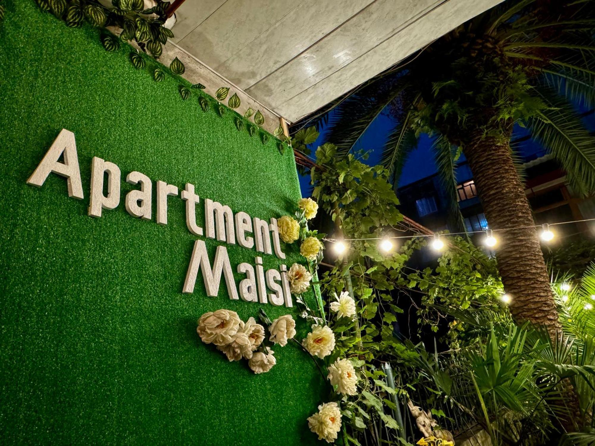 Apartment Maisi Batumi Exteriör bild